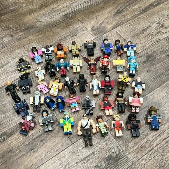 Huge Roblox lot - Picture 3 of 6